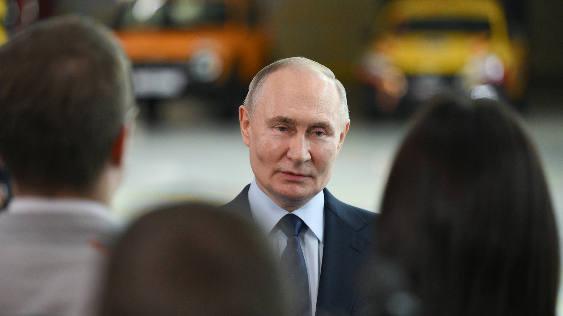 Президент России Владимир Путин на встрече с сотрудниками АвтоВАЗа