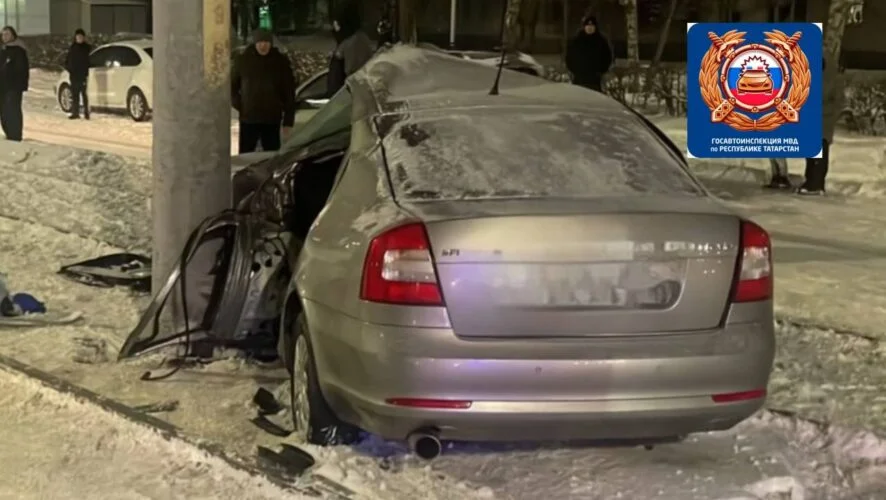 Изображение к публикации «В Набережных Челнах водитель Skoda погиб после столкновения со столбом»