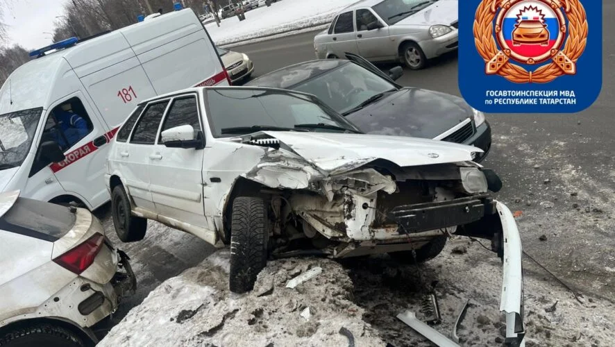 Изображение к публикации «В Нижнекамске 19-летний водитель устроил массовое ДТП на проспекте Химиков»