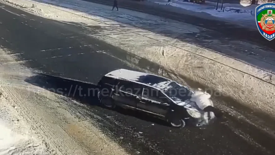 Изображение к публикации «Мужчина за рулем Nissan снес девушку на улице 8 Марта в Казани — видео»