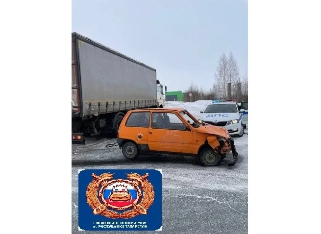 Изображение к публикации «Не уступил малолитражке: девушки пострадали в ДТП с «КАМАЗом» и «Окой» в Челнах»