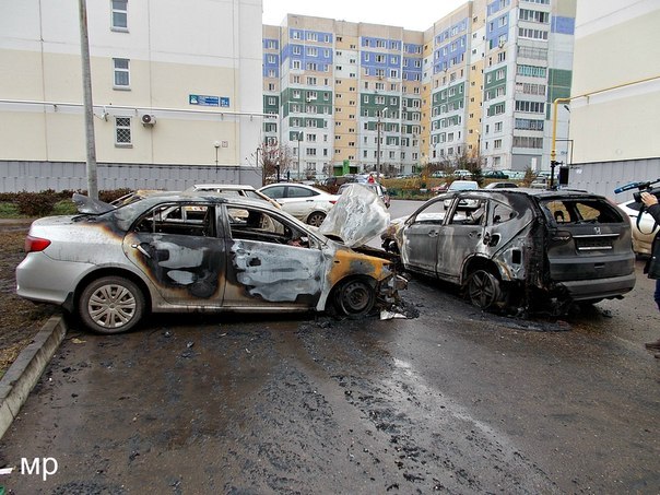 Сгорели несколько автомобилей в Челнах