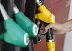Изображение Бензин подорожал на 10% при снижении цены на сырую нефть на 35%