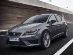 Изображение Компания SEAT представила «заряженный» хэтчбек Leon Cupra на Московском автосалоне