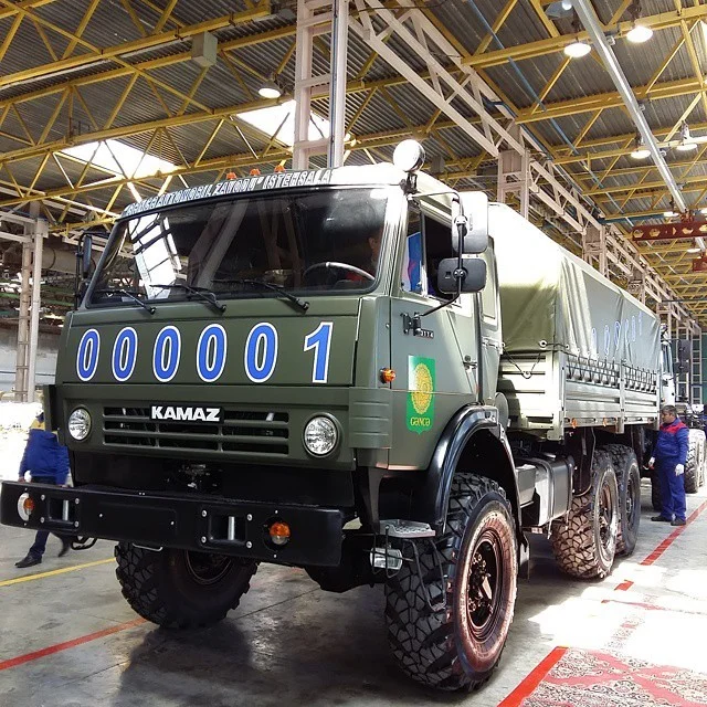 Изображение к публикации «Первый собранный в Азербайджане автомобиль «КамАЗ» сошел с конвейера»