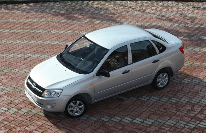 Изображение к публикации «LADA Granta теперь без «автомата»»