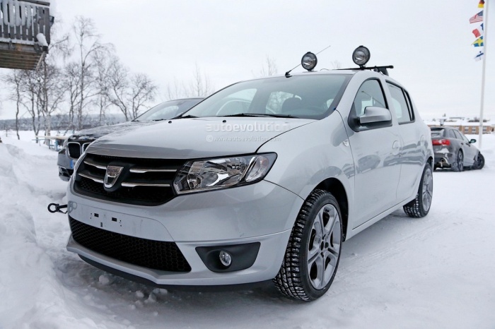 Фотошпионы поймали «заряженный» хэтчбек Dacia Sandero
