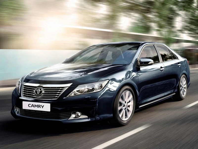 Изображение к публикации «Toyota отзывает более 100 тысяч седанов Camry в России»
