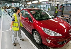 Изображение Российские автозаводы остановят конвейеры из-за кризиса