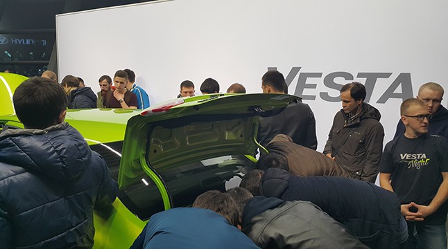 Покупатели уже ищут скидку на Весту :) Покупатели уже ищут скидку на Весту :)