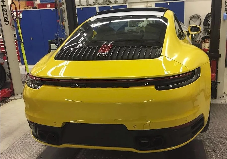 Изображение к публикации «Появилась первая фотографии нового Porsche 911 без камуфляжа.»